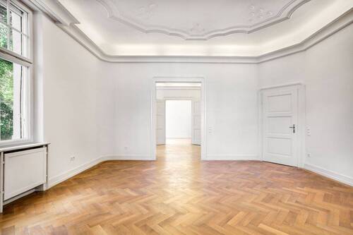 3 Salons mit Flügeltüren verbunden. - 6 Zimmer Etagenwohnung in München