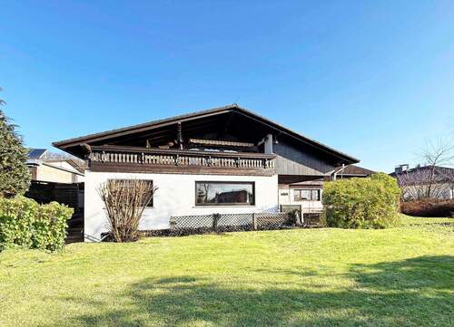 Rückansicht des Hauses - Ein Ort zum Ankommen: großzügig, sonnenverwöhnt & naturnah