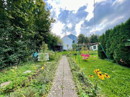 Blick vom Haus in den Garten - 