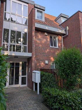 Außenansicht - Eingangsbereich - 3 Zimmer Etagenwohnung zum Kaufen in Lüneburg