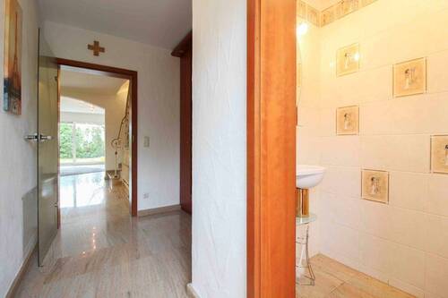 Gäste WC mit Flur - 