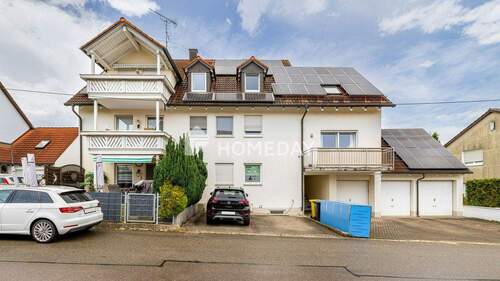 Außenansicht 2 - Attraktives MFH mit 4 Wohneinheiten, Balkonen und drei Garagen