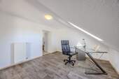 Wohnung: Dachgeschoss - 