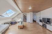 Wohnung: Dachgeschoss - 