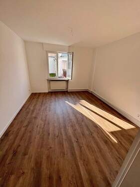 Zimmer 1 - 4 Zimmer Etagenwohnung in Mainz