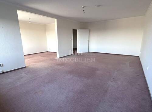 Lichtdurchfluteter Wohnbereich - 