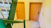 Treppenhaus , Wohnung links im EG - 