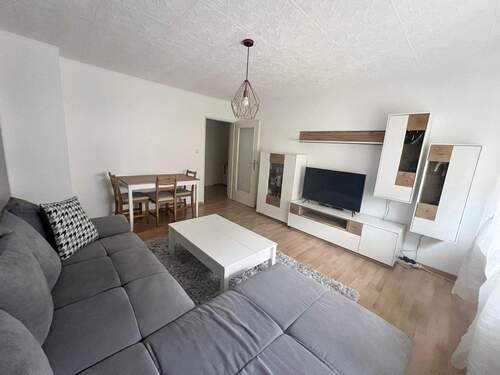 Wohnzimmer.jpg - 2 Zimmer Etagenwohnung zur Miete in Nürnberg