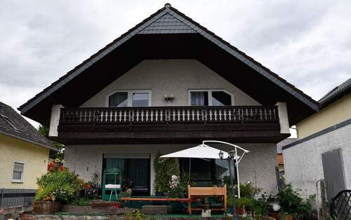 H 546 Listenbild.jpg - :: Geräumiges Einfamilienhaus mit Garten und Garage sucht sympathische Familie (H 546) ::