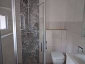 ...und Dusche - 