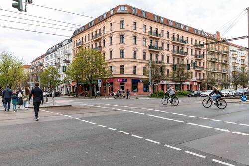 Hausansicht - 4 Zimmer Etagenwohnung zum Kaufen in Berlin