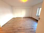 Schlafzimmer - Durchgangszimmer zum Badezimmer - 