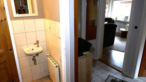Gäste-WC / Wohnzimmer - 