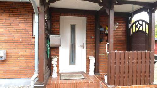 Eingang - Einfamilienhaus mit 87,00 m&sup2; in Osterrönfeld zum Kaufen