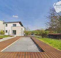 Ein Ort für besondere Momente - modernes Einfamilienhaus mit Pool, Wellnessbad und sonnigen Terrassen - Ebersdorf b.Coburg Oberfüllbach