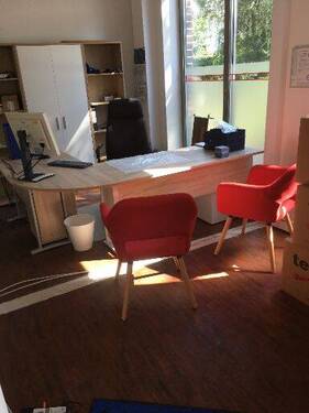 Büroraum 1 - Helle Büroflächen mit eigenem Eingang - vormittags bis 13:30, flexibel