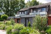 Frontansicht Haus links - 3 Zimmer Terrassenwohnung zum Kaufen in Undeloh