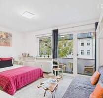 Studio-Wohnung Berlin Wilmersdorf: möbliert, Balkon, Lift, U-S-Bahn in 3 Minuten fußläufig.
