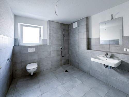 Ansicht Bad 2 - 3 Zimmer Etagenwohnung zum Kaufen in Güglingen