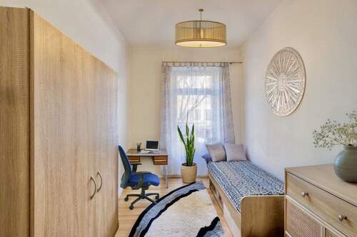 Schlaf- oder WG-Zimmer - 2 Zimmer Etagenwohnung zum Kaufen in Frankfurt am Main