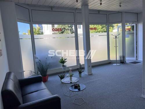 großes Schaufenster, gute Werbemöglichkeit - Büro in Crailsheim zur Miete