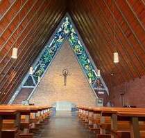 Göttliches Kirchengebäude mit Gemeinderäumen, Stellplätze, zur gewerblichen oder privaten Nutzung, Meinhard-Grebendorf