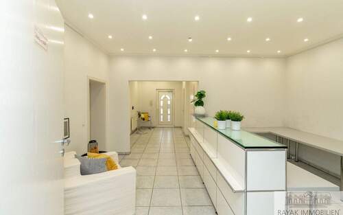 Empfang EG - 1 Zimmer Mehrfamilienhaus, Wohnhaus zum Kaufen in Düsseldorf Benrath