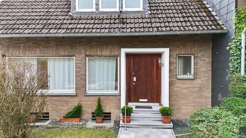 Frontansicht - 4 Zimmer Doppelhaushälfte zum Kaufen in Mettmann