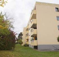 Renovierungsbedürftige 4,5 Zimmer-Wohnung mit 2 Garagen - Straubing