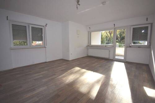 Zimmer - 1 Zimmer Etagenwohnung zur Miete in Ludwigshafen / Süd