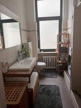 Badezimmer (OG r.) - Mehrfamilienhaus, Wohnhaus zum Kaufen in Bremerhaven