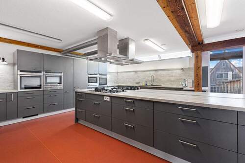 Großer Raum / Eventküche / Umwandlungspotenzial - 