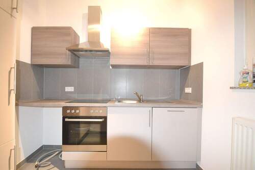 Einbauküche mit Waschmaschinenanschluss - 2 Zimmer Etagenwohnung zur Miete in Schweich