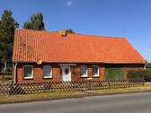 Vorderansicht - Sanierungsbedürftiges Einfamilienhaus mit großzügigem Grundstück in verkehrsgünstiger Lage