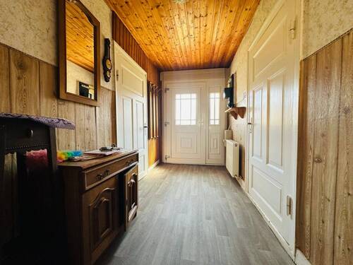 Flur / Eingangsbereich - 4 Zimmer Einfamilienhaus in Neu Brenz
