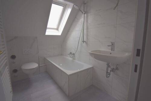Badezimmer - 2 Zimmer Etagenwohnung zur Miete in Viernheim / West