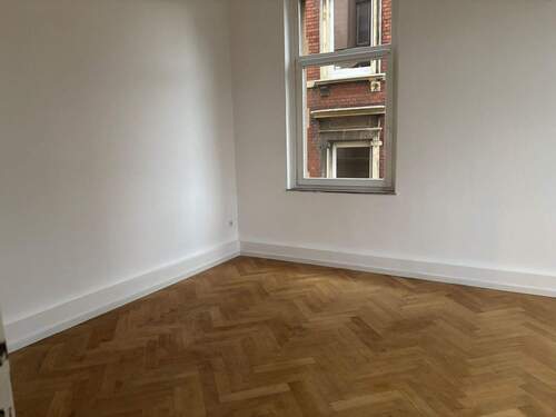 Zimmer 2
- Etagenwohnung mit 126,00 m&sup2; in Braunschweig zur Miete