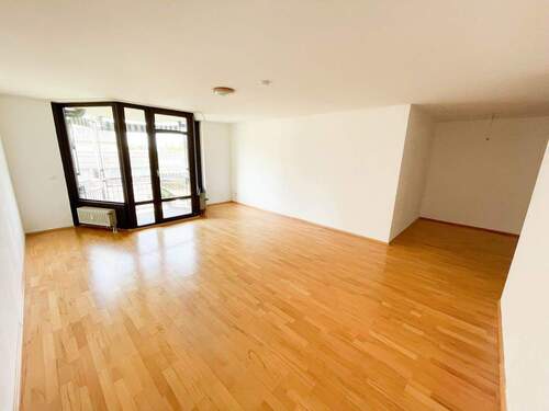 Wohnzimmer - 3 Zimmer Etagenwohnung in Düsseldorf