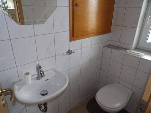 Gäste-WC EG-Hausflur - 