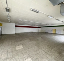 Lagerfläche in ehemaligem Supermarktgebäude ca. 300m2 - Nürnberg Zerzabelshof
