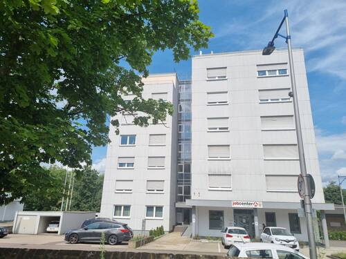 Gebäude Vorderansicht.jpg - 4 Zimmer Etagenwohnung zur Miete in Konz