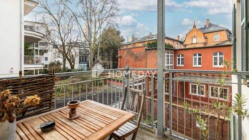 Balkon 2 - 3 Zimmer Etagenwohnung zum Kaufen in Frankfurt am Main