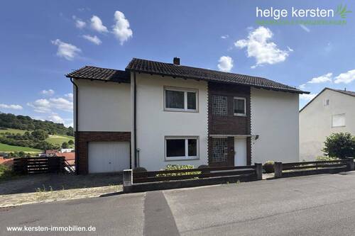 Hauseingang - 8 Zimmer Mehrfamilienhaus, Wohnhaus zum Kaufen in Morschen