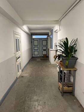 Hausflur - Mehrfamilienhaus, Wohnhaus in Lübeck zum Kaufen