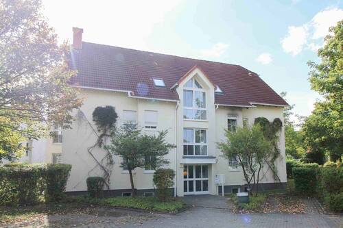 Hausansicht - Bezugsfertigte 2-Zi.-Whg. mit großem Balkon und PKW-Stellplatz im Goethepark