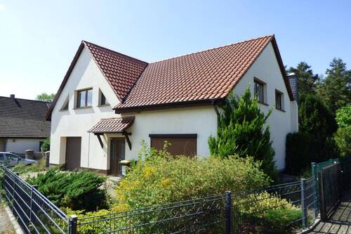 Straßenansicht - 5 Zimmer Einfamilienhaus zum Kaufen in Hoyerswerda