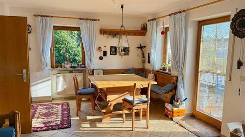 Wohnzimmer - 4 Zimmer Einfamilienhaus zum Kaufen in Pilsting