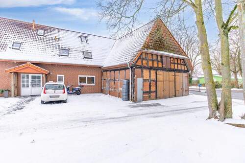 Außenbild - Doppelhaushälfte mit sofortiger Zusatzeinnahme - Scheune für 440 € monatlich vermietet