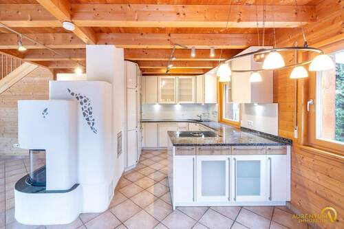 Wohnküche EG - Geschmackvolles A+-Holzmassivhaus mit 250 m², inkl. Einliegerwohnung & PV mit Speicher