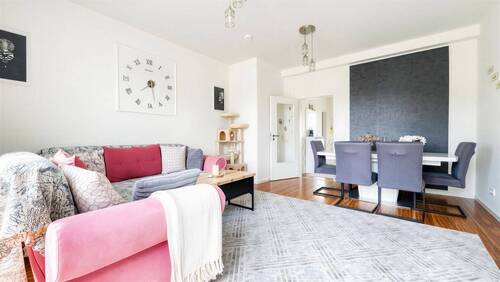 Wohnzimmer - 4-Zimmer-Wohnung mit Terrasse und Tiefgaragenstellplatz in Dresden-Pieschen